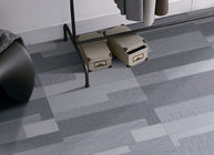 Prova escura de Grey Carpet Tiles Texture Scratch do projeto aleatório para a parede da sala de visitas