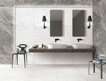 Telha da porcelana de Carrara, parede da sala de visitas da cozinha e telhas de assoalho de mármore brancas