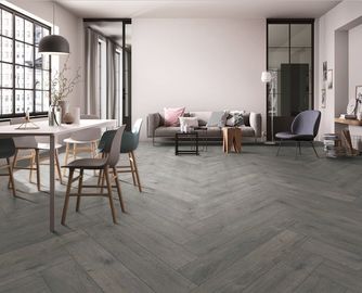 O olhar de madeira 48x8 avança telhas internas da porcelana, deslizamento da telha da porcelana do Taupe anti